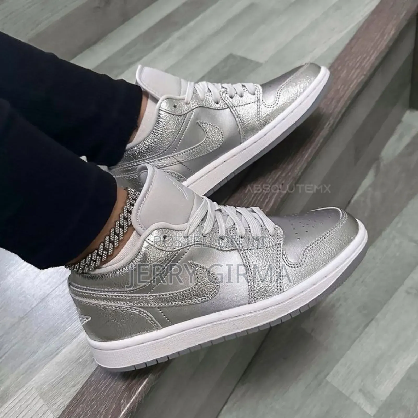Air Jordan 1 Low Metalic Silver