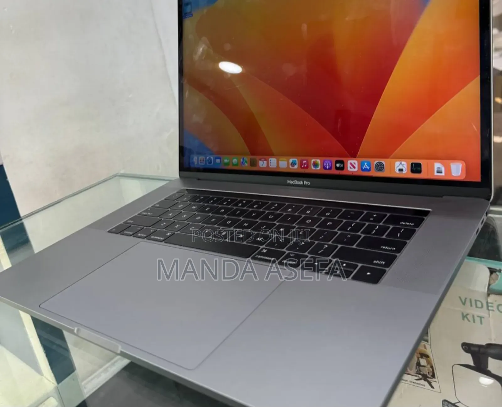 New Laptop Apple MacBook Pro 2017 16GB Intel Core I7 SSD 512GB