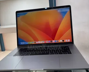 New Laptop Apple MacBook Pro 2017 16GB Intel Core I7 SSD 512GB