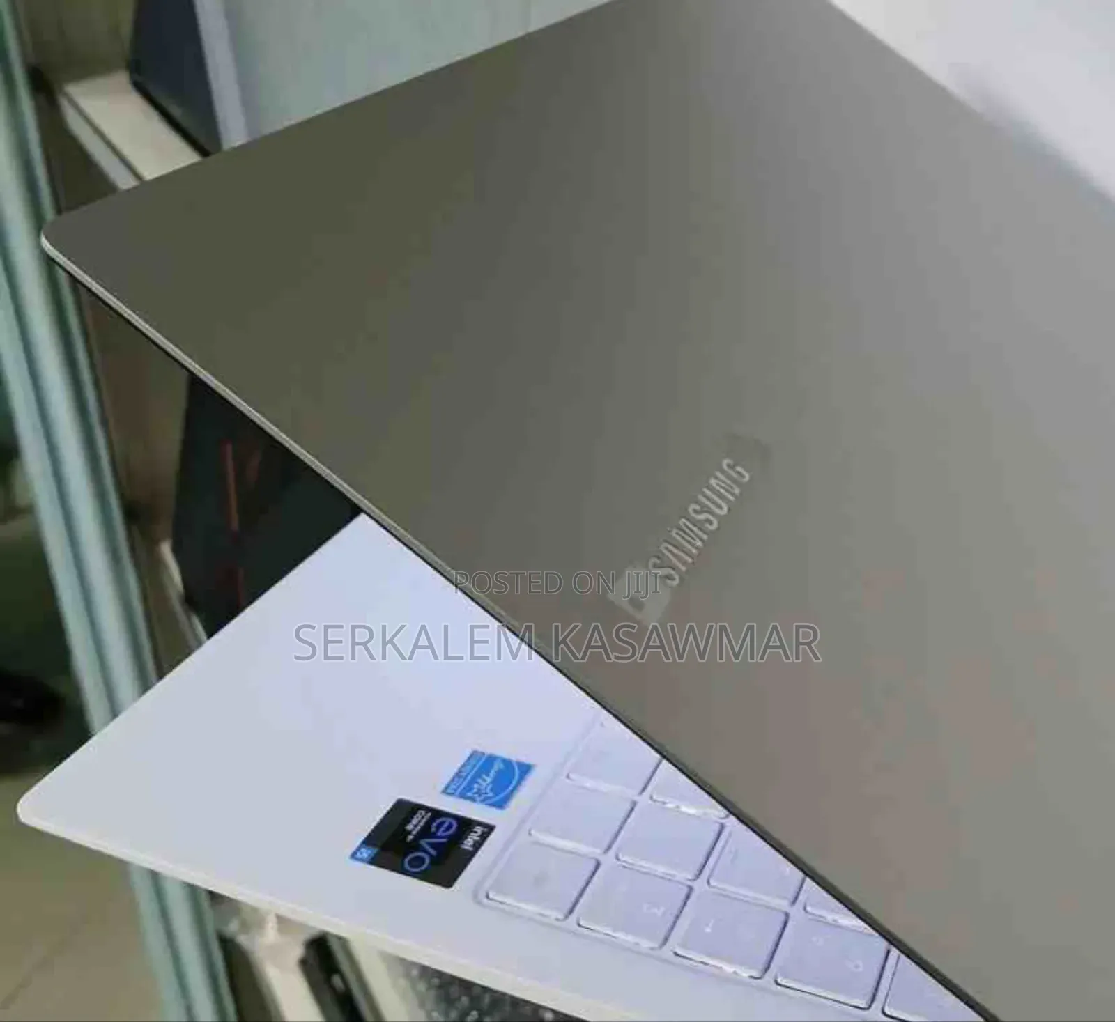 New Laptop Samsung S3510 8GB Intel Core I5 SSD 256GB