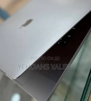 New Laptop Apple MacBook Pro 2017 16GB Intel Core I7 SSD 512GB