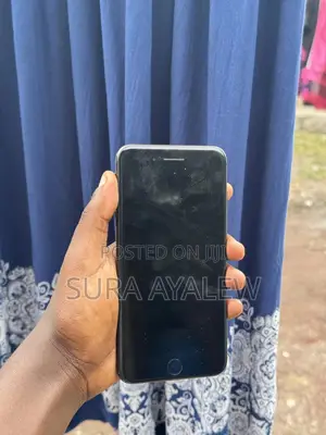 Photo - Apple iPhone 7 Plus 256 GB Black