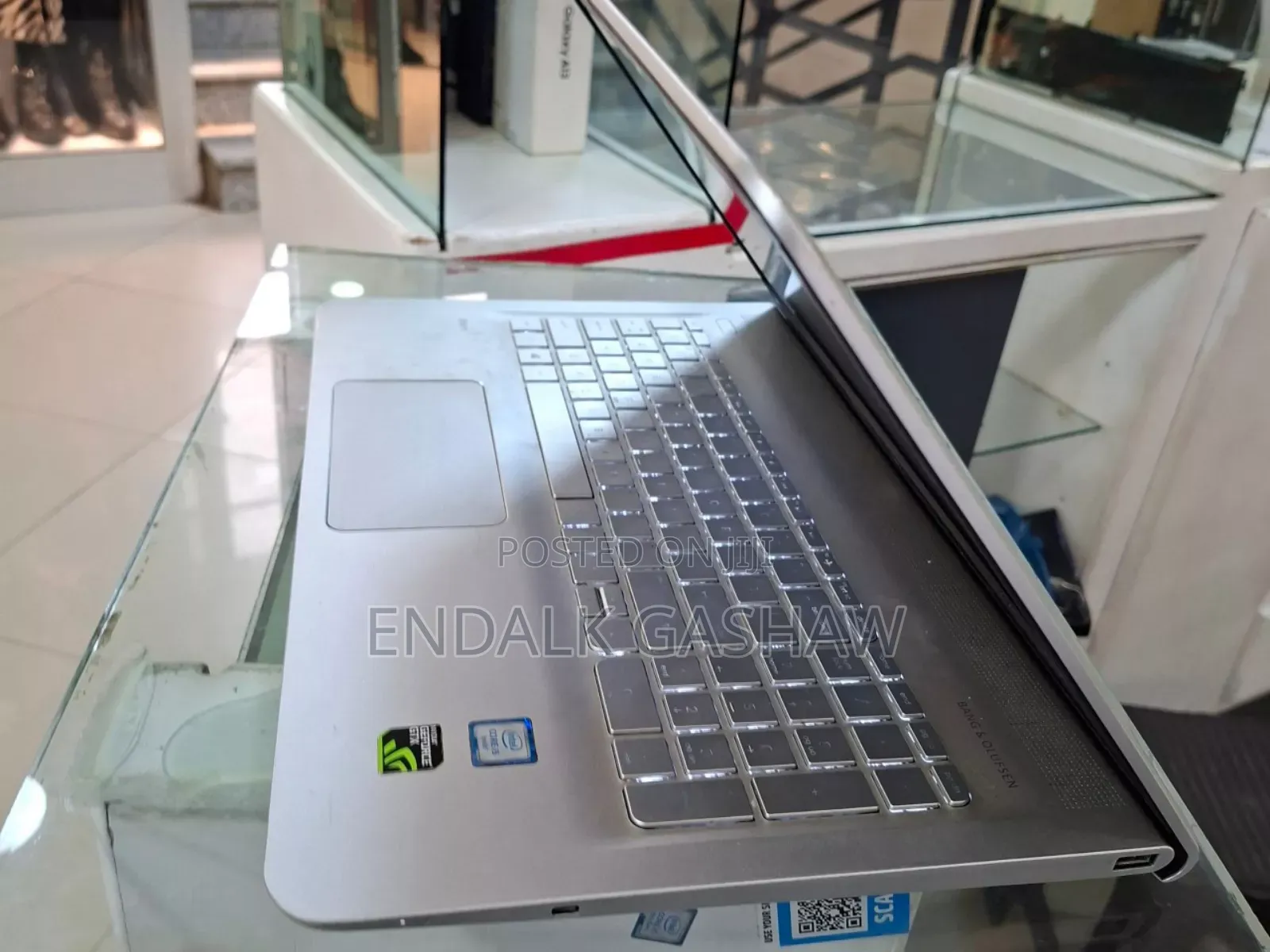 New Laptop HP Envy X360 12GB Intel Core I5 SSD 1T