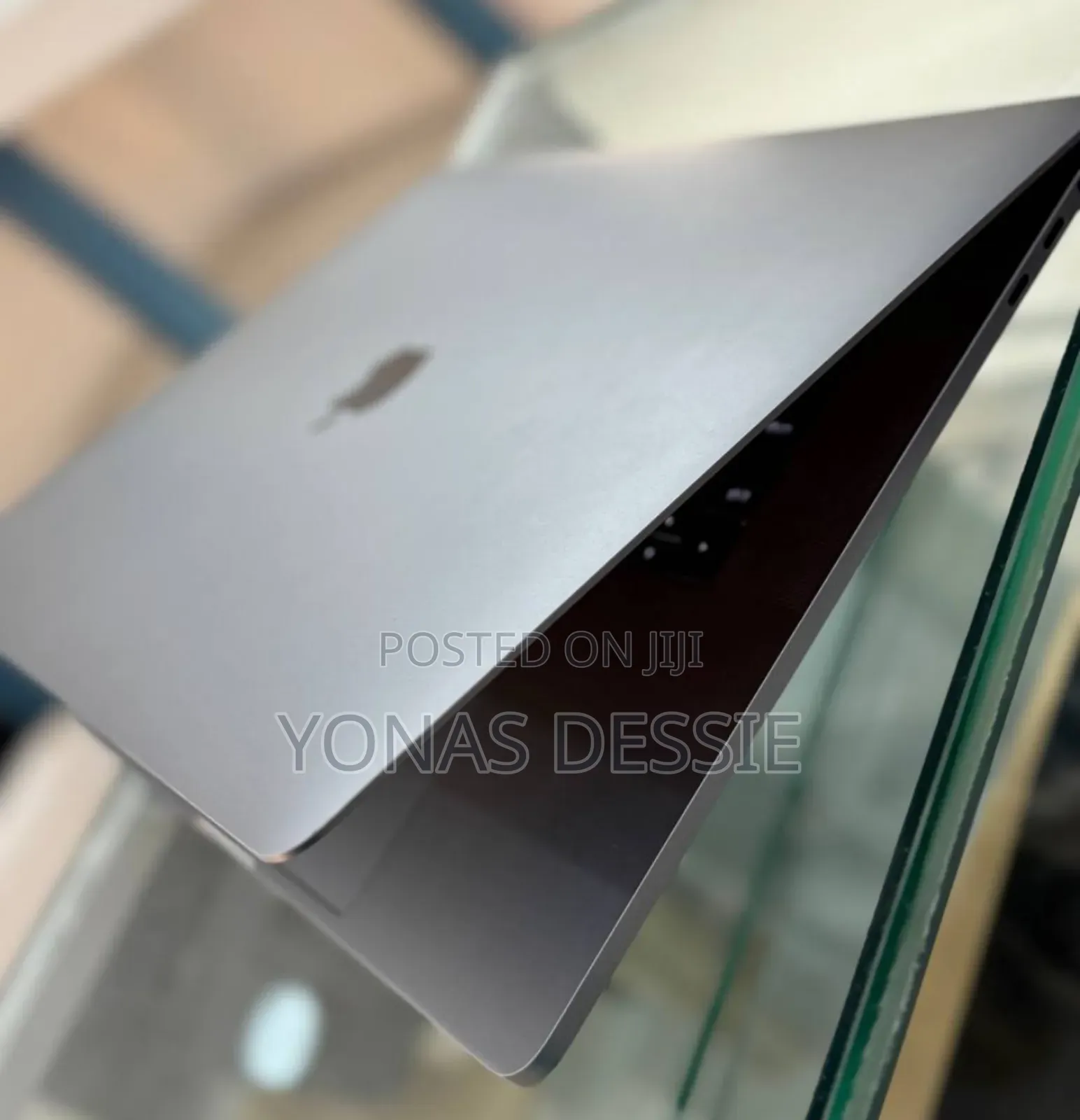 New Laptop Apple MacBook Pro 2017 16GB Intel Core i7 SSD 512GB