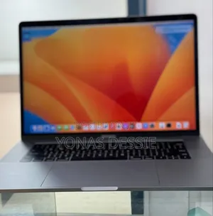 New Laptop Apple MacBook Pro 2017 16GB Intel Core i7 SSD 512GB
