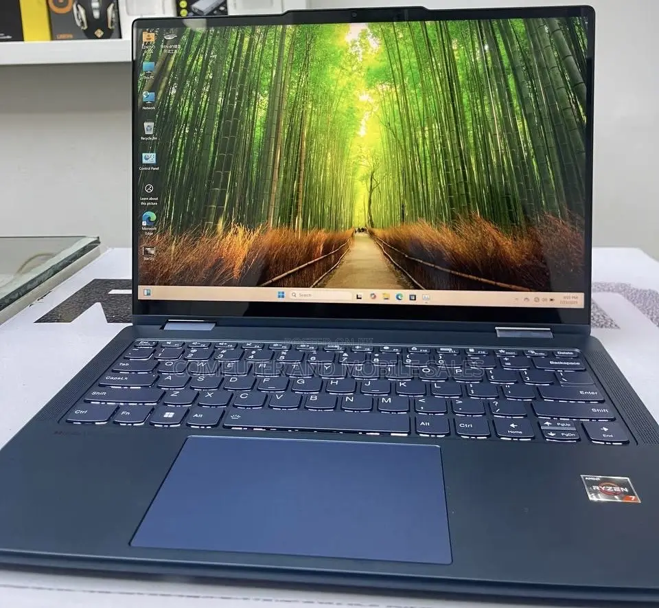 New Laptop Lenovo Yoga 700 16GB AMD Ryzen 7 SSD 512GB