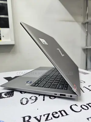 New Laptop HP ZBook 14 16GB Intel Core I7 SSD 512GB