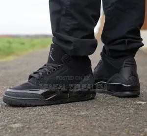 Photo - Jordan 3 " Black Cat