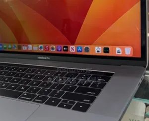 Photo - New Laptop Apple MacBook Pro 2017 16GB Intel Core I7 SSD 512GB