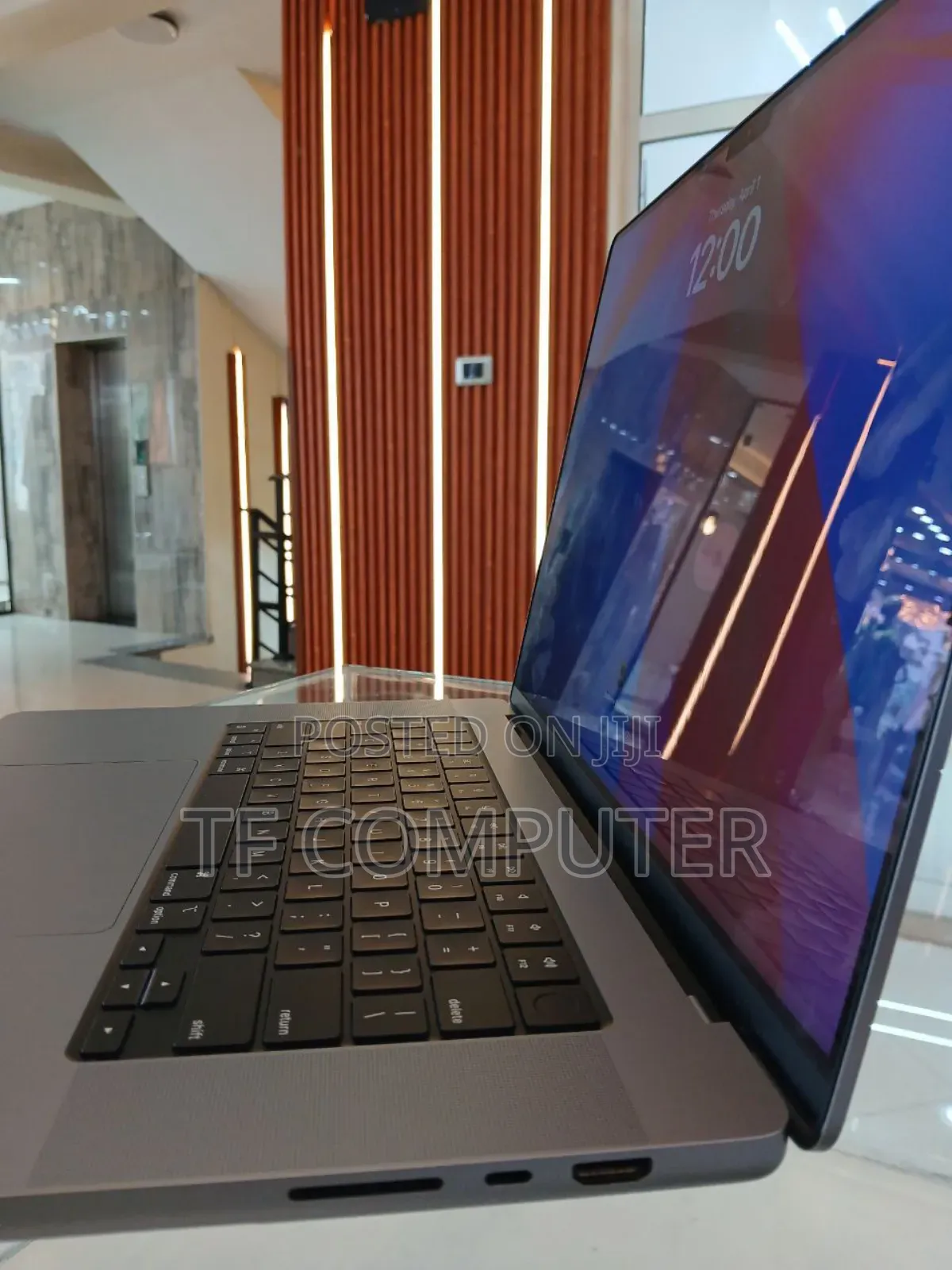 New Laptop Apple MacBook Pro 2021 M1 16GB Apple M1 Pro SSD 1T