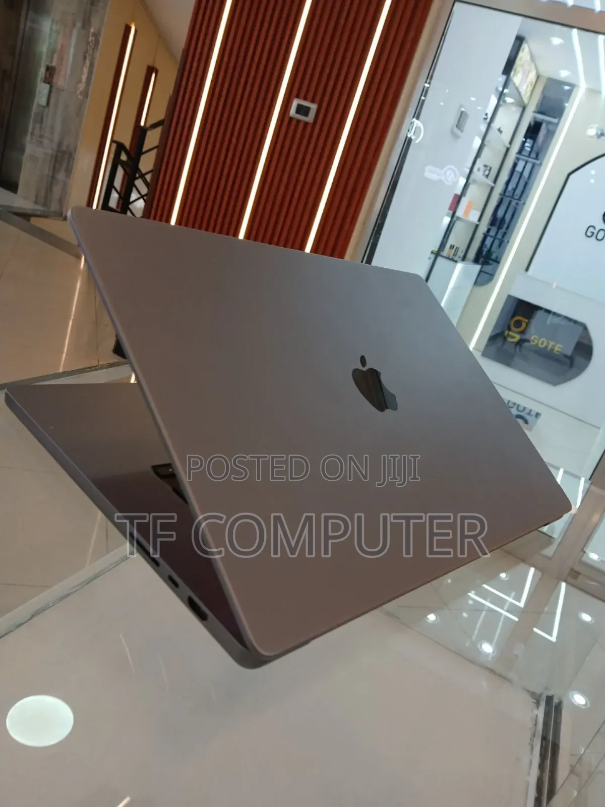 New Laptop Apple MacBook Pro 2021 M1 16GB Apple M1 Pro SSD 1T