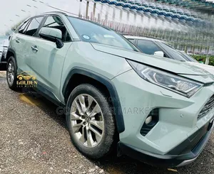 Toyota RAV4 2021 Green