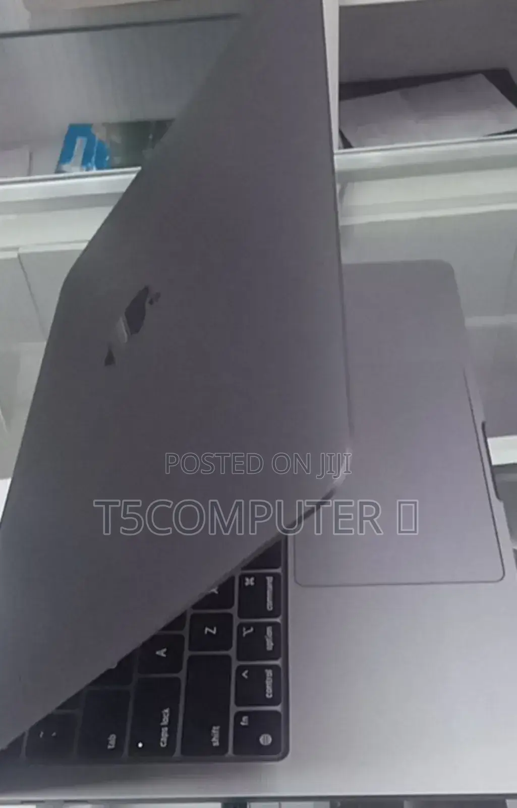 New Laptop Apple MacBook Pro M1 8GB Apple M1 Pro SSD 256GB