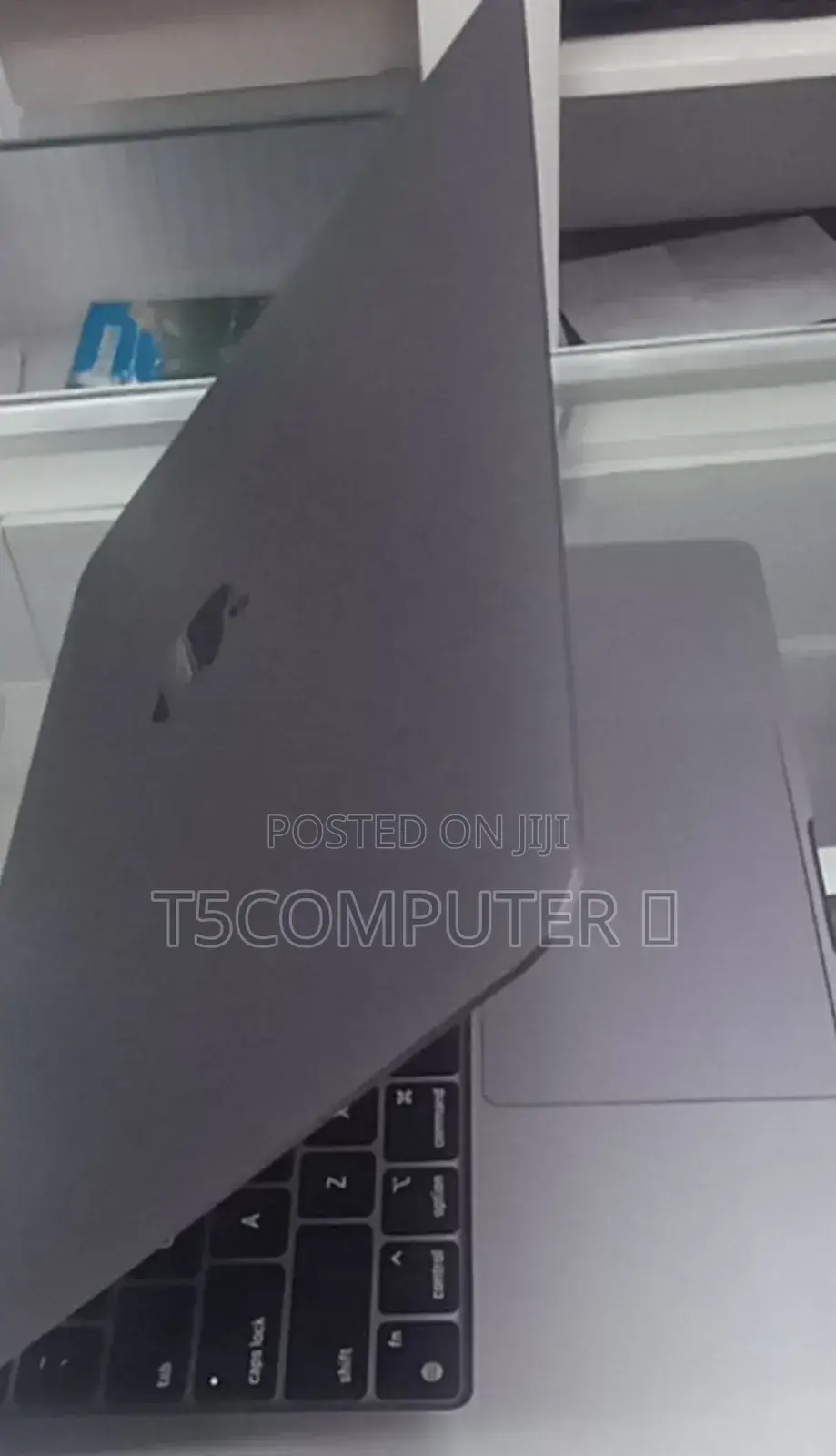 New Laptop Apple MacBook Pro M1 8GB Apple M1 Pro SSD 256GB