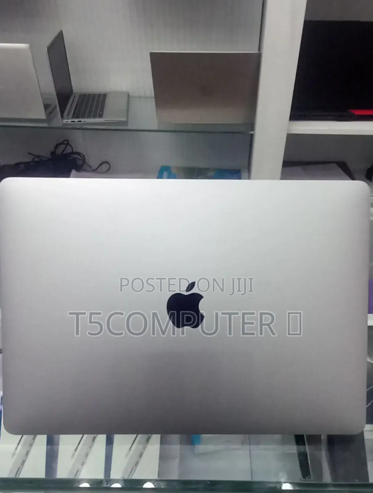 New Laptop Apple MacBook Pro M1 8GB Apple M1 Pro SSD 256GB