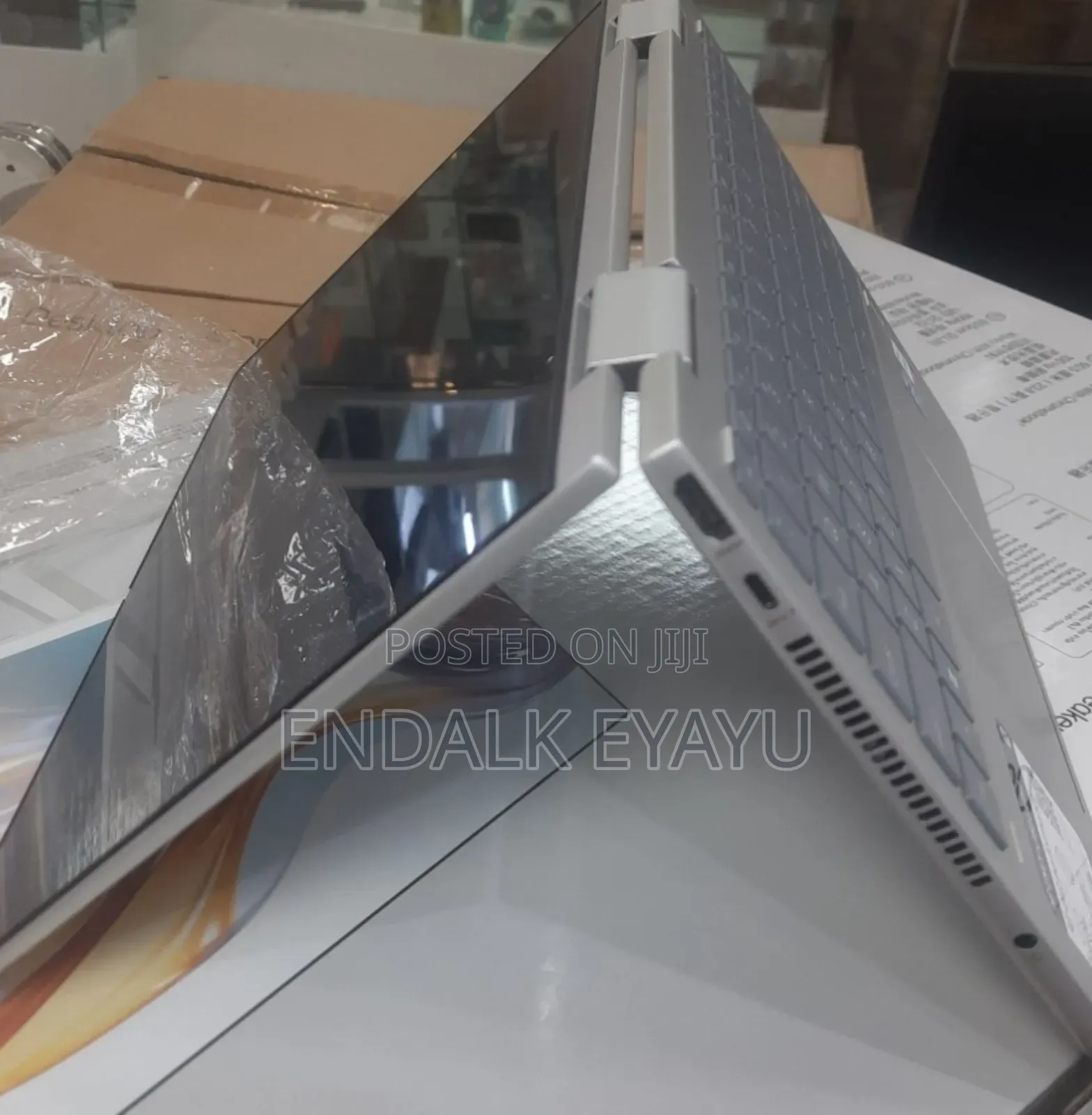 New Laptop HP Envy X360 8GB Intel Core I5 SSD 512GB