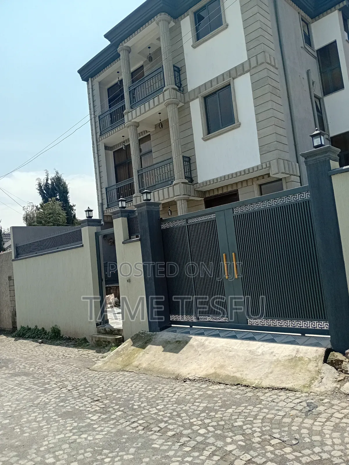 Furnished 8bdrm House in Wosene, Yeka for sale