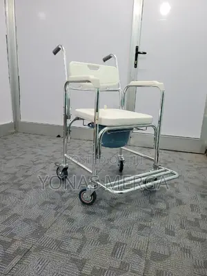 Photo - Toilet With With Removable Pot窑伏commode Chair÷÷Iwhlmf Shower