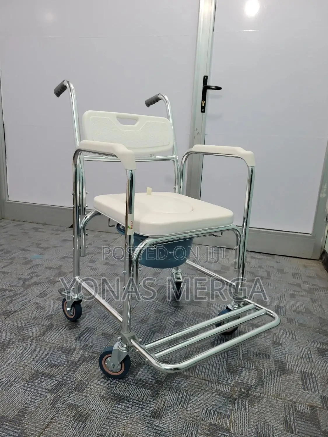 Toilet Chair||Commode Chair用waterproof, Mildewproof,No Rust.