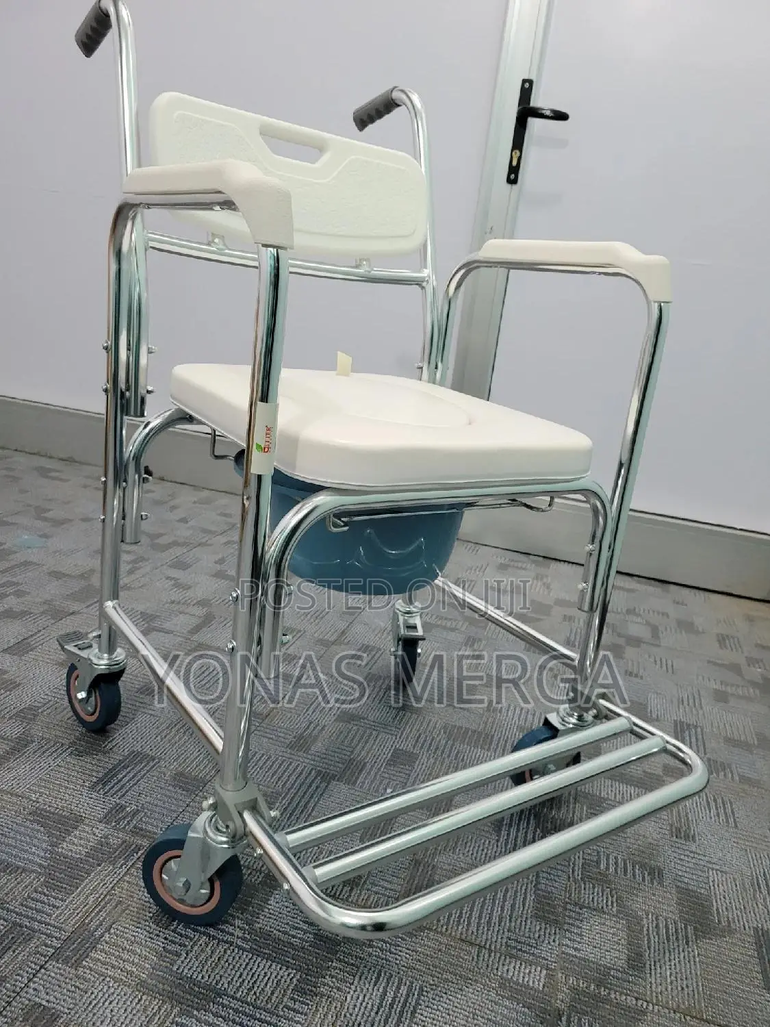 4 in 1 Commode Chair娘支anyone Who Needs a Shower Chair||Pot