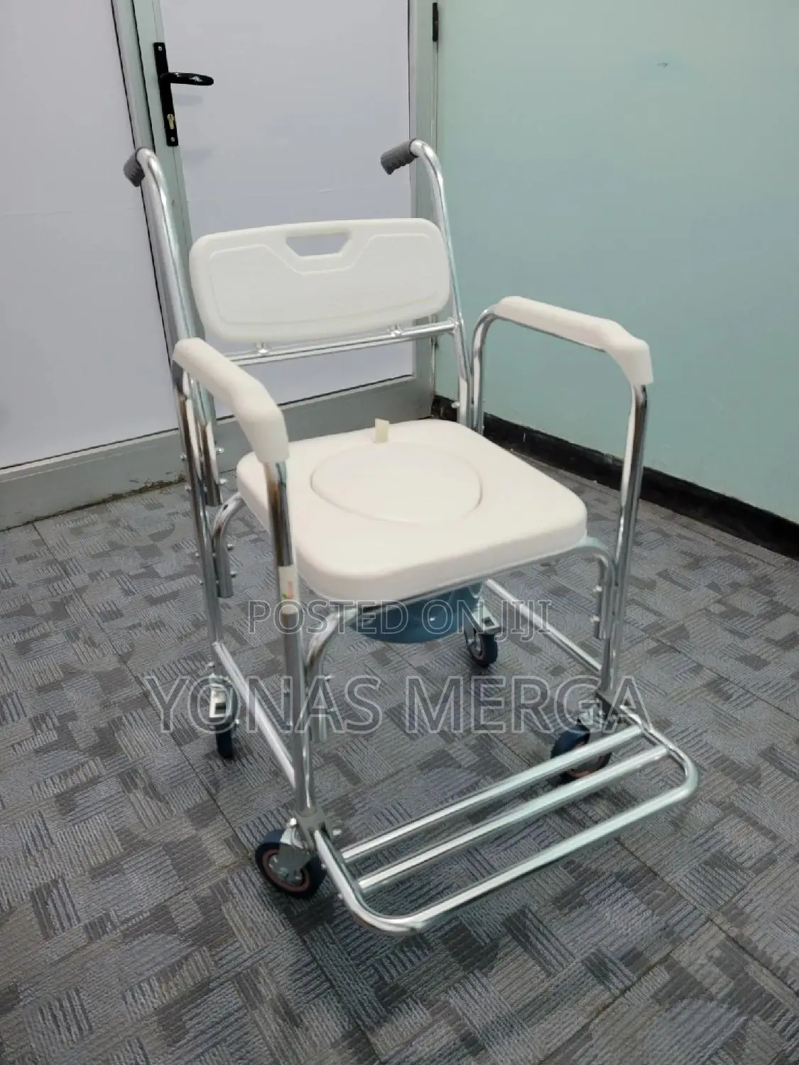 Commode Chair=Rolling Medical Toilet-Chair Wiz 2brake Caster