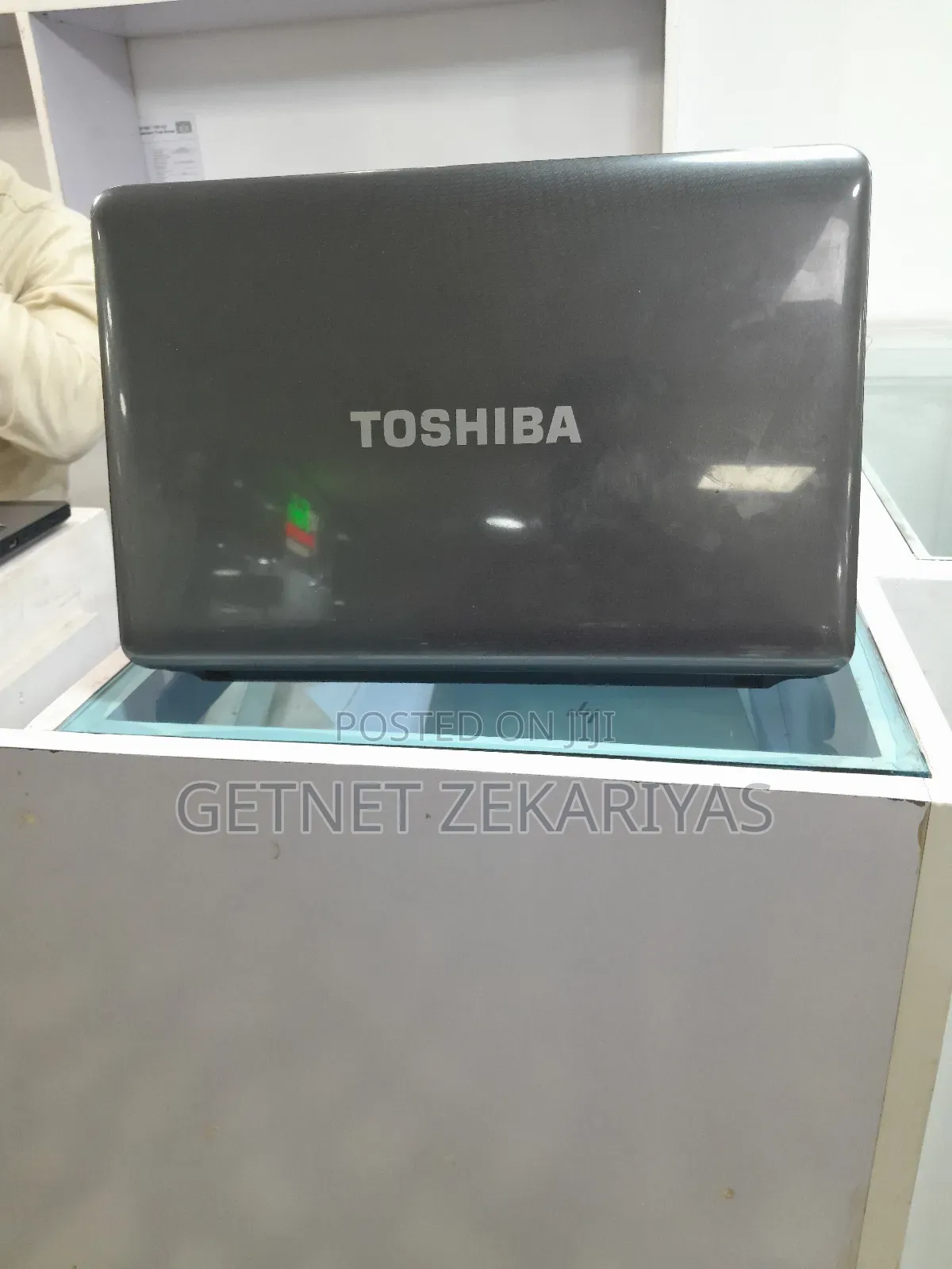 New Laptop Toshiba Satellite L300D 4GB Intel Pentium HDD 320GB