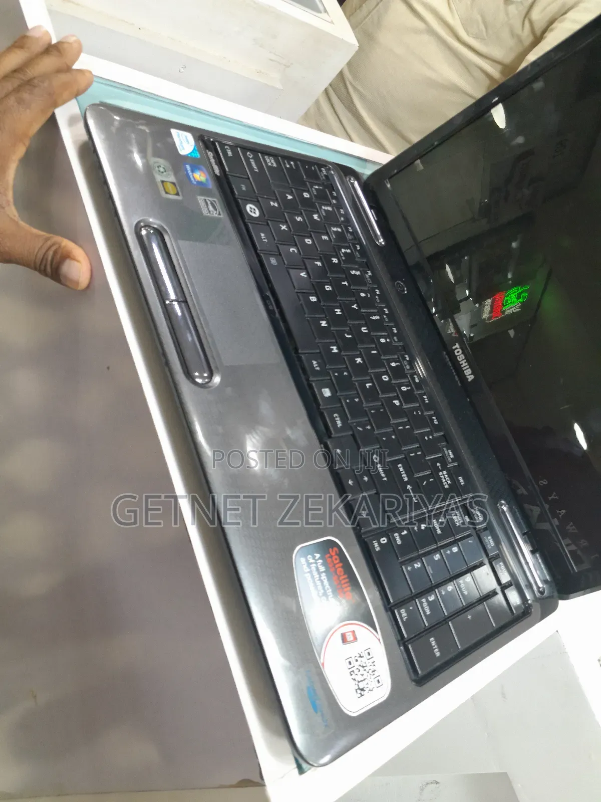 New Laptop Toshiba Satellite L300D 4GB Intel Pentium HDD 320GB