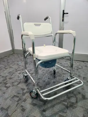 Commod3 Four Wheel Wheelchair腱我4 in 1 Commode Toilet Chair