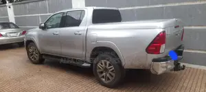 Toyota Hilux 2018 Silver