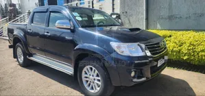 Photo - Toyota Hilux 2014 Black