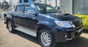 Toyota Hilux 2014 Black