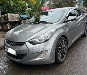 Photo - Hyundai Avante 2012 Silver