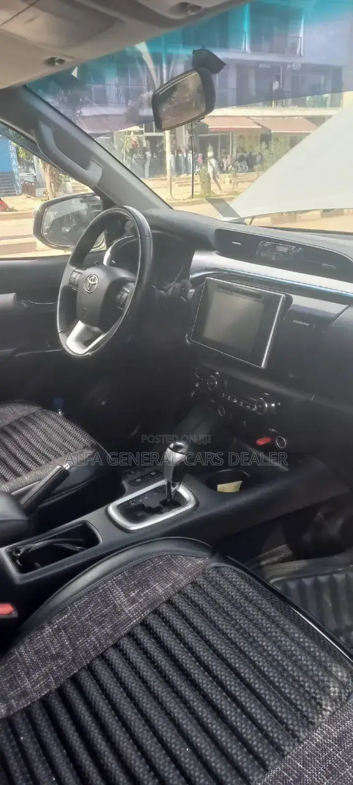 Toyota Hilux 2018 Silver