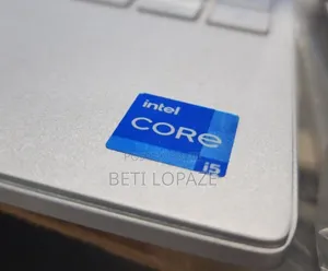 Photo - New Laptop HP 16GB Intel Core I5 SSD 512GB