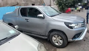 Toyota Hilux 2019 Silver