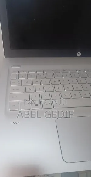 New Laptop HP Envy 15 8GB Intel Core I5 SSD 1T