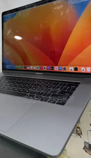 New Laptop Apple MacBook Pro 2017 16GB Intel Core I7 SSD 512GB