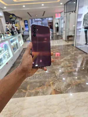 Photo - New Samsung Galaxy A24 128 GB Bronze