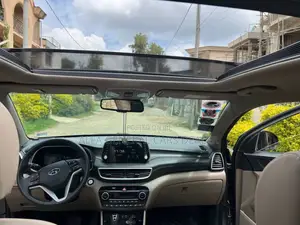 Hyundai Tucson 2022 White