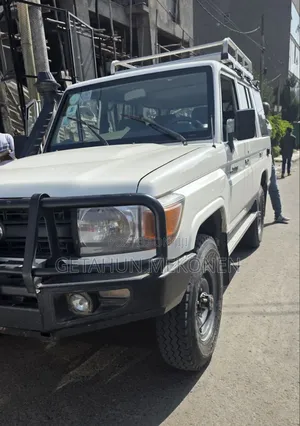 Toyota Land Cruiser 2018 White