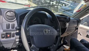 Toyota Land Cruiser 2018 White