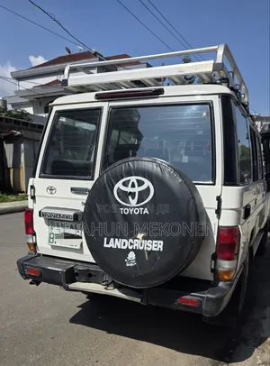 Toyota Land Cruiser 2018 White