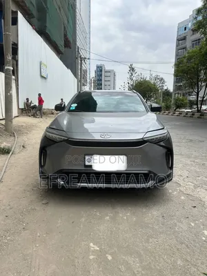 Photo - Toyota bZ4X 2023 Gray