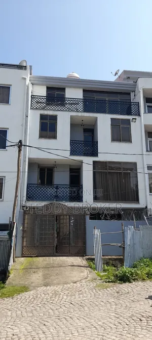 Photo - 6bdrm House in ሃይሌ ጋርመንት, Nifas Silk-Lafto for sale