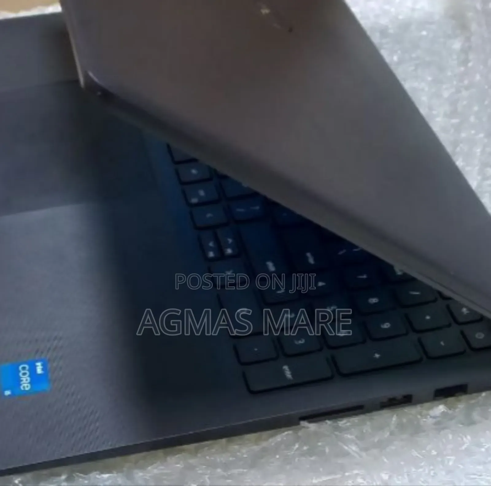 New Laptop Dell Vostro 3520 8GB Intel Core I5 SSD 1T