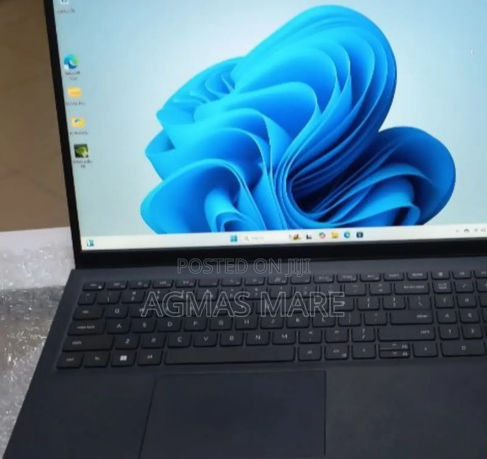 New Laptop Dell Vostro 3520 8GB Intel Core I5 SSD 1T