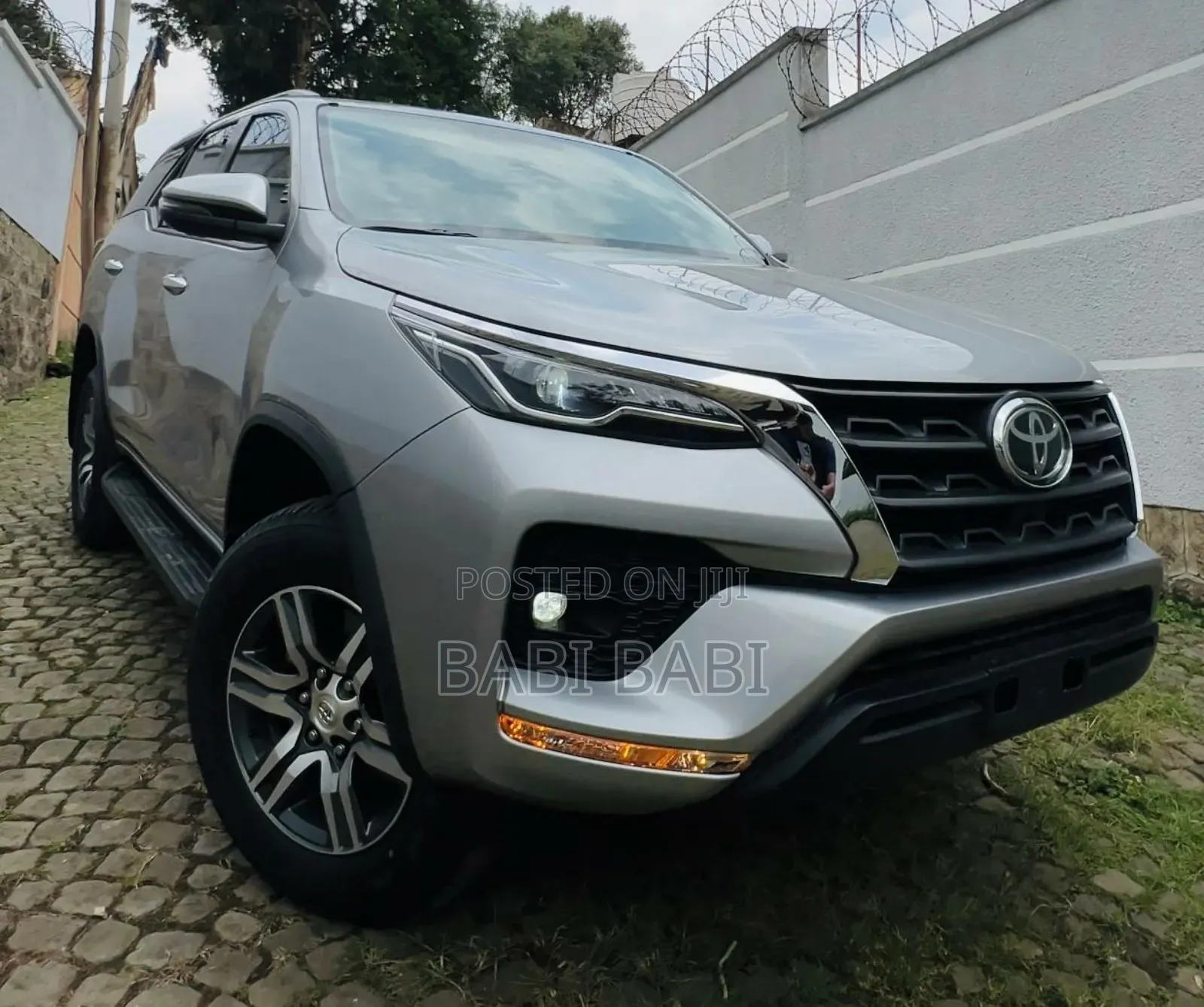 Toyota Fortuner 2023 Silver