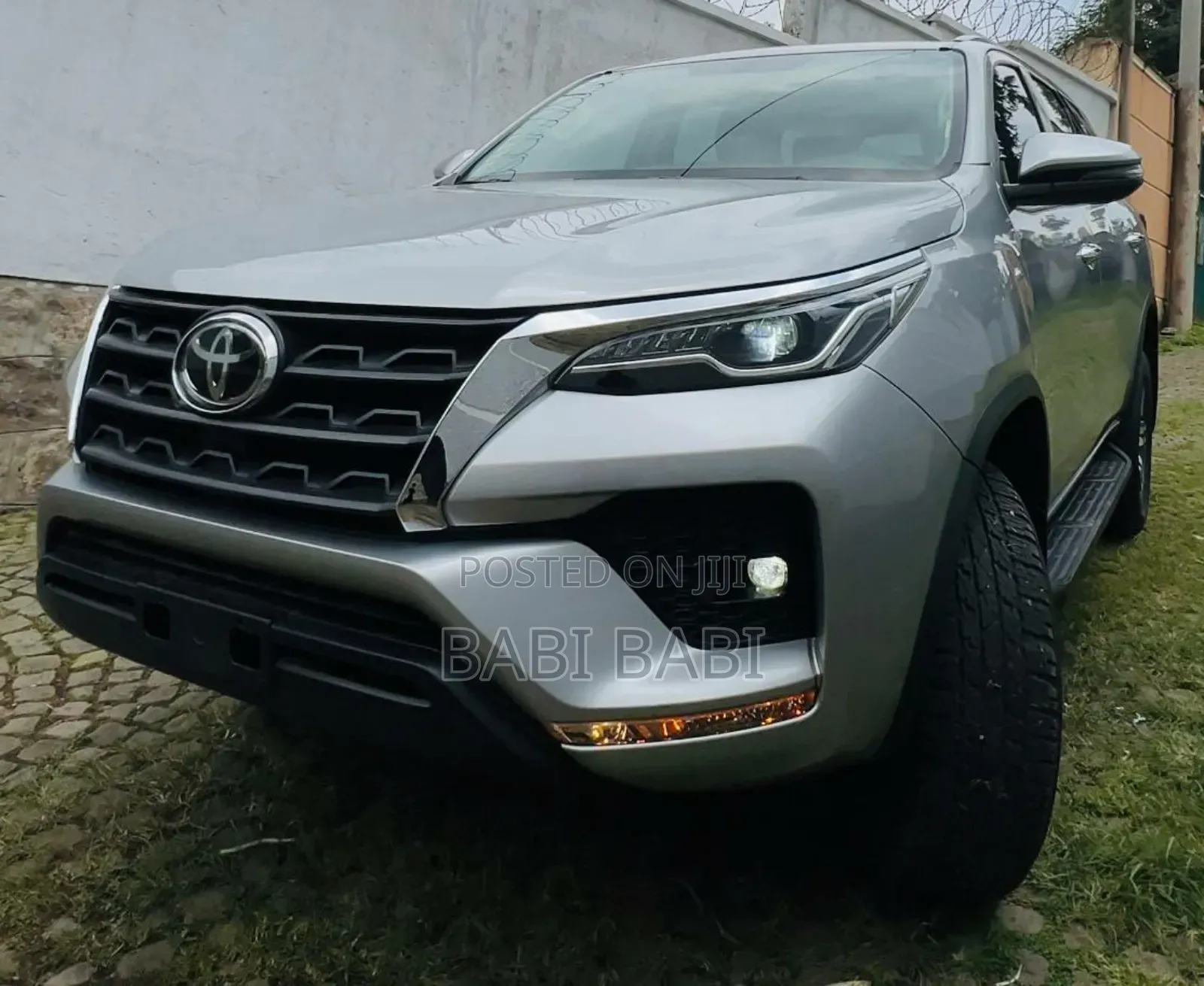 Toyota Fortuner 2023 Silver