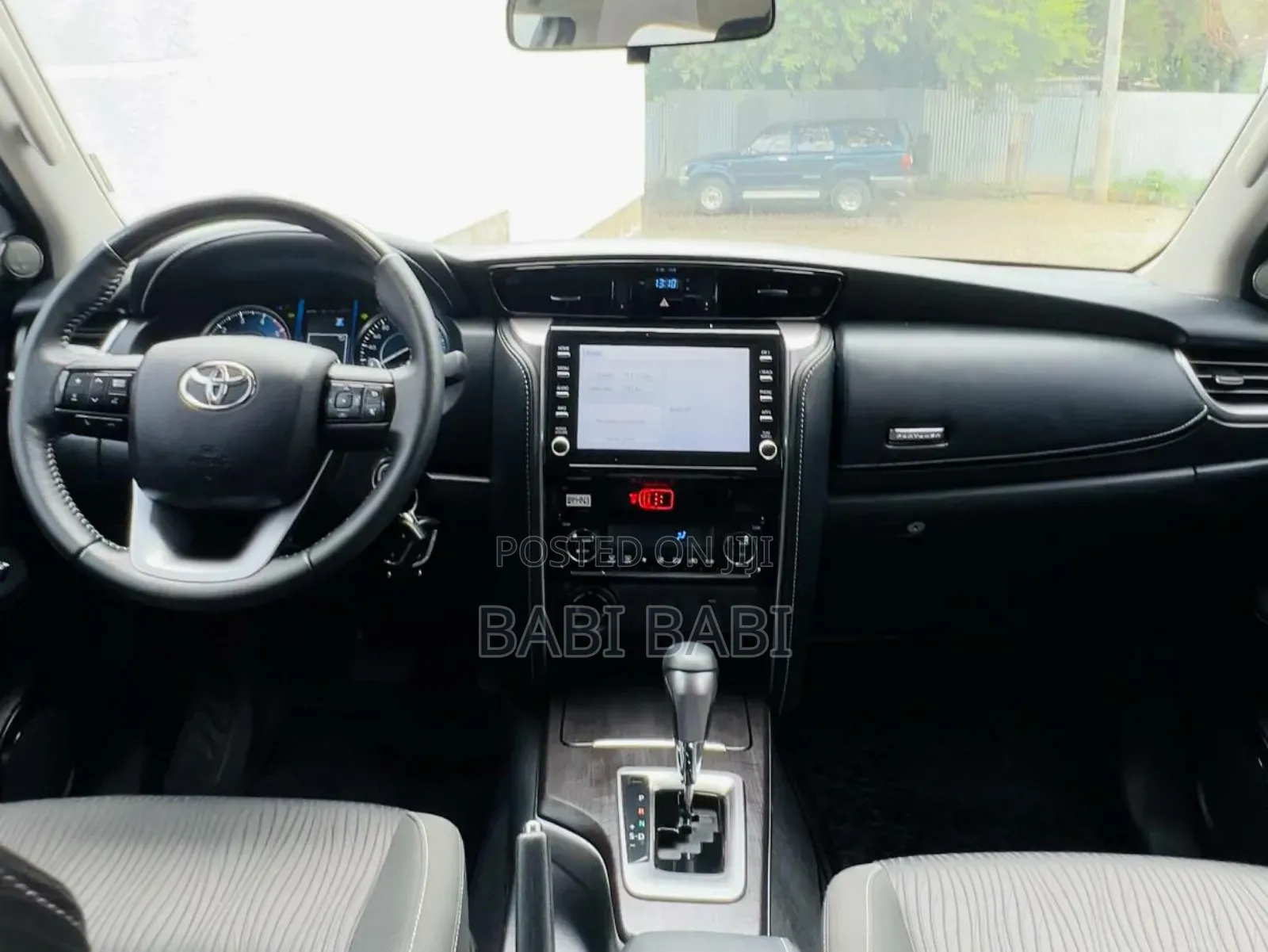 Toyota Fortuner 2023 Silver