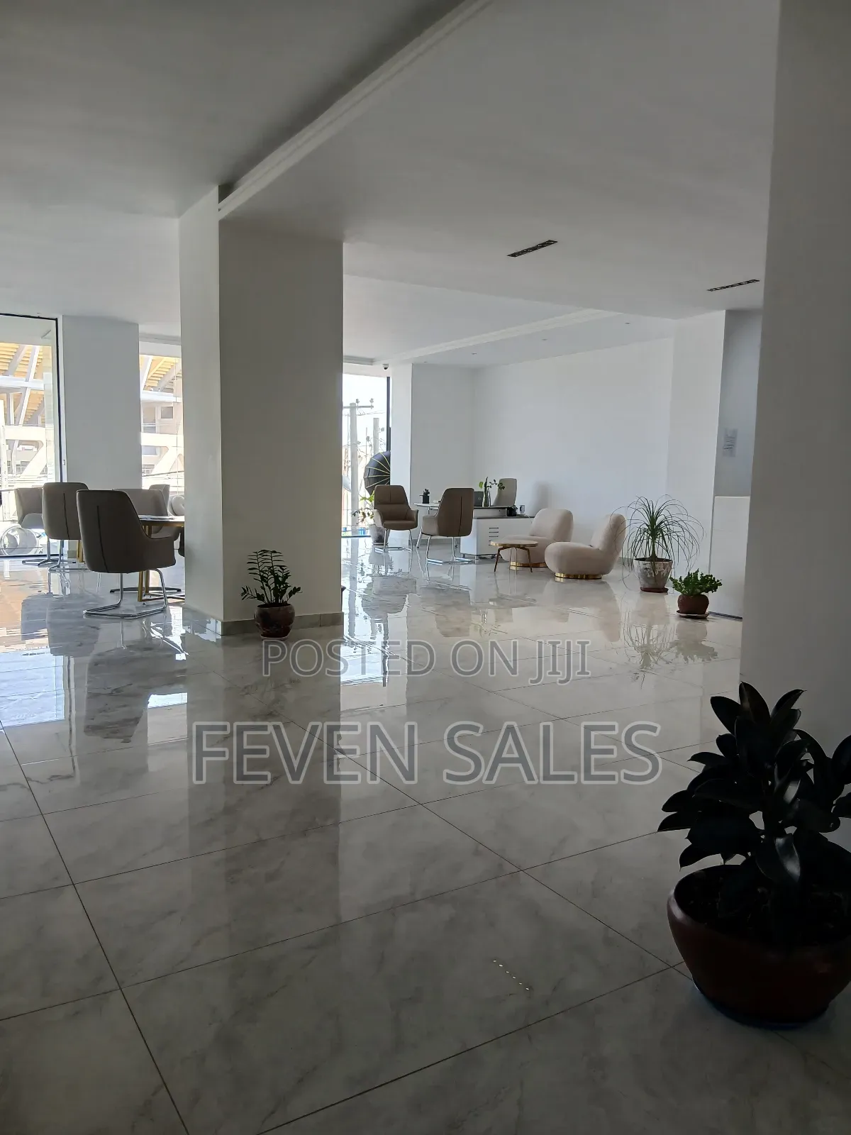 ቦሌ ላይ የንግድ ሱቆችን እየሸጥን እንገኛለን